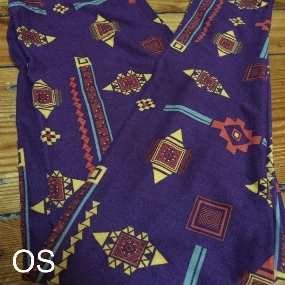 Lularoe OS purple Aztec print leggings!!